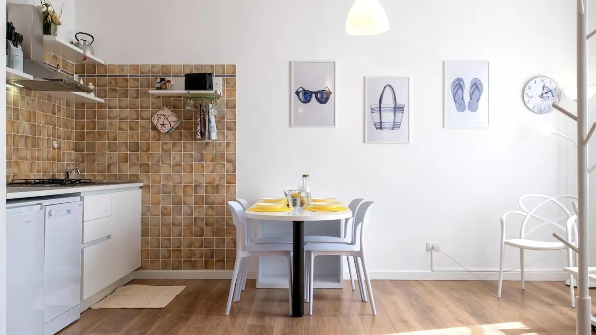 Petit Bijoux Apartment A Few Steps From The Beach, Sea View And Parking Space 알게로
